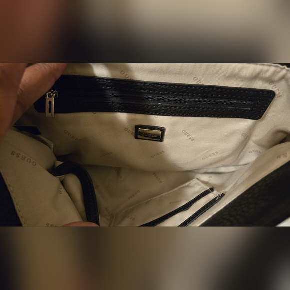 GUESS Women's  Handbag Purse Ryann Black Shoulder Bag with  Chain Handle - Picture 15 of 16